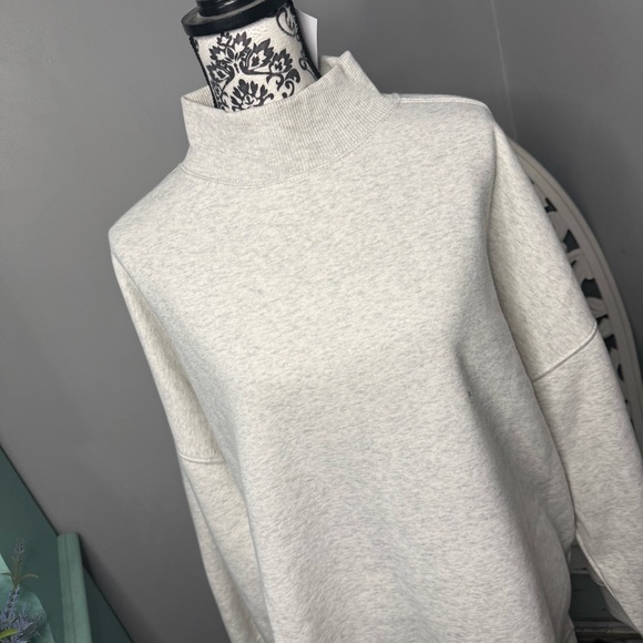 American Eagle Every Day Luxe Mock Neck Sweatshirt Size XL Light Heather Gray - Picture 4 of 14
